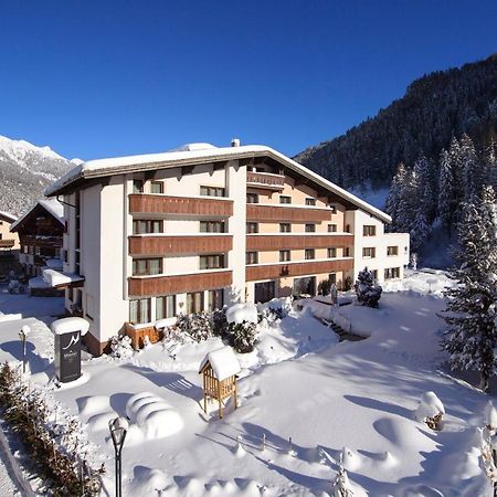 "Quality Hosts Arlberg" Hotel Garni Moessmer Sankt Anton am Arlberg Luaran gambar