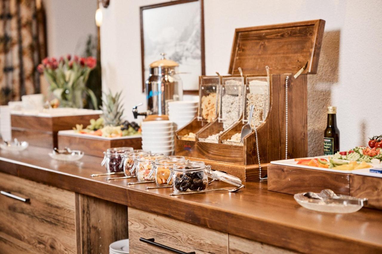 "Quality Hosts Arlberg" Hotel Garni Moessmer Sankt Anton am Arlberg Luaran gambar