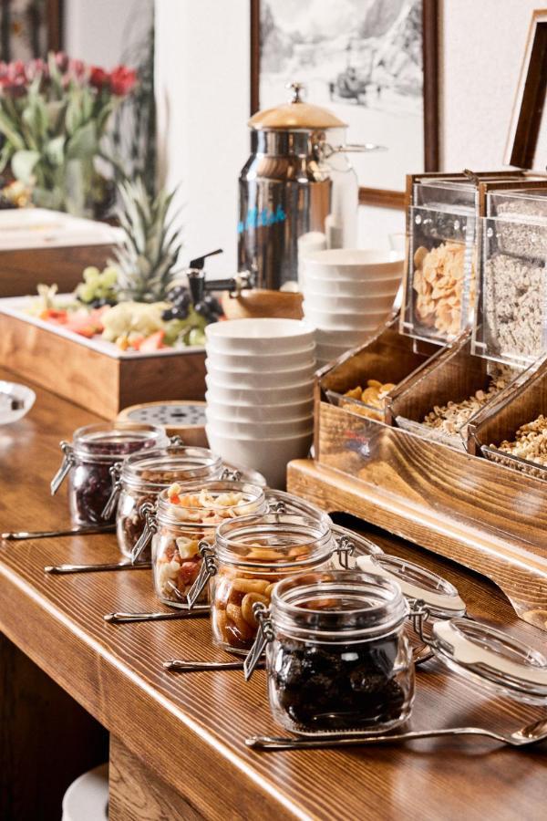 "Quality Hosts Arlberg" Hotel Garni Moessmer Sankt Anton am Arlberg Luaran gambar