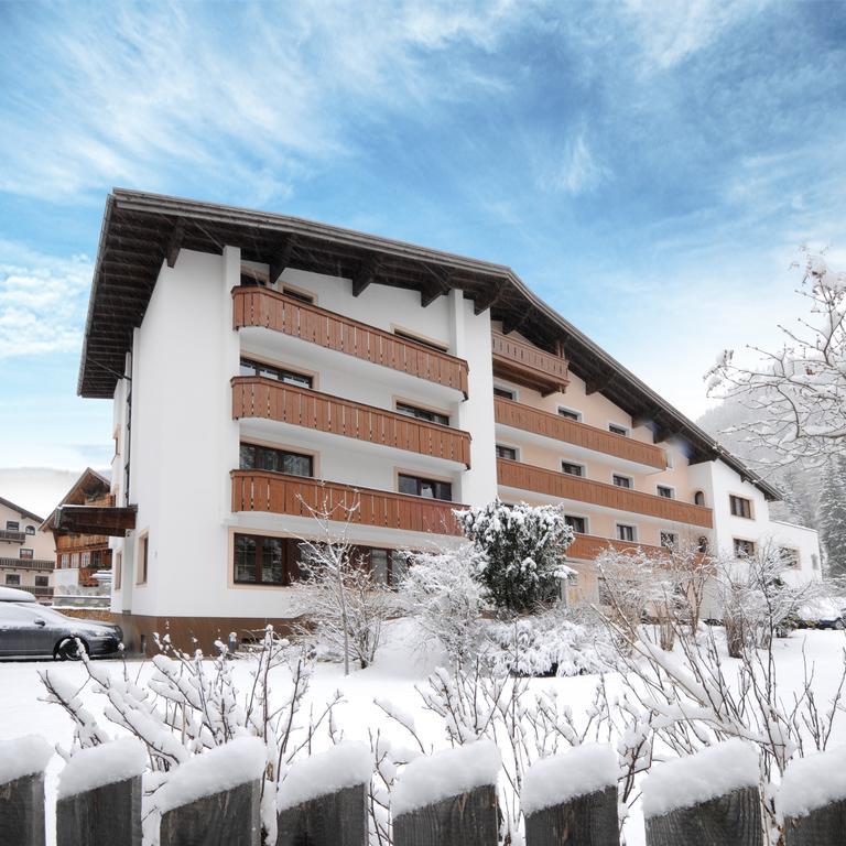 "Quality Hosts Arlberg" Hotel Garni Moessmer Sankt Anton am Arlberg Luaran gambar