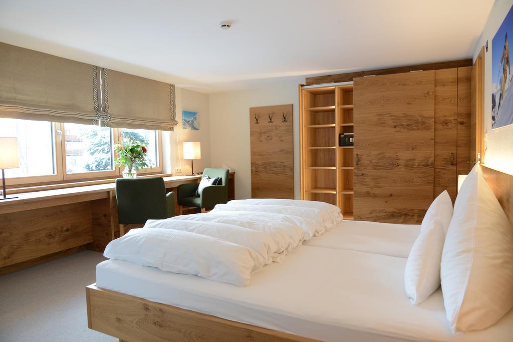"Quality Hosts Arlberg" Hotel Garni Moessmer Sankt Anton am Arlberg Luaran gambar