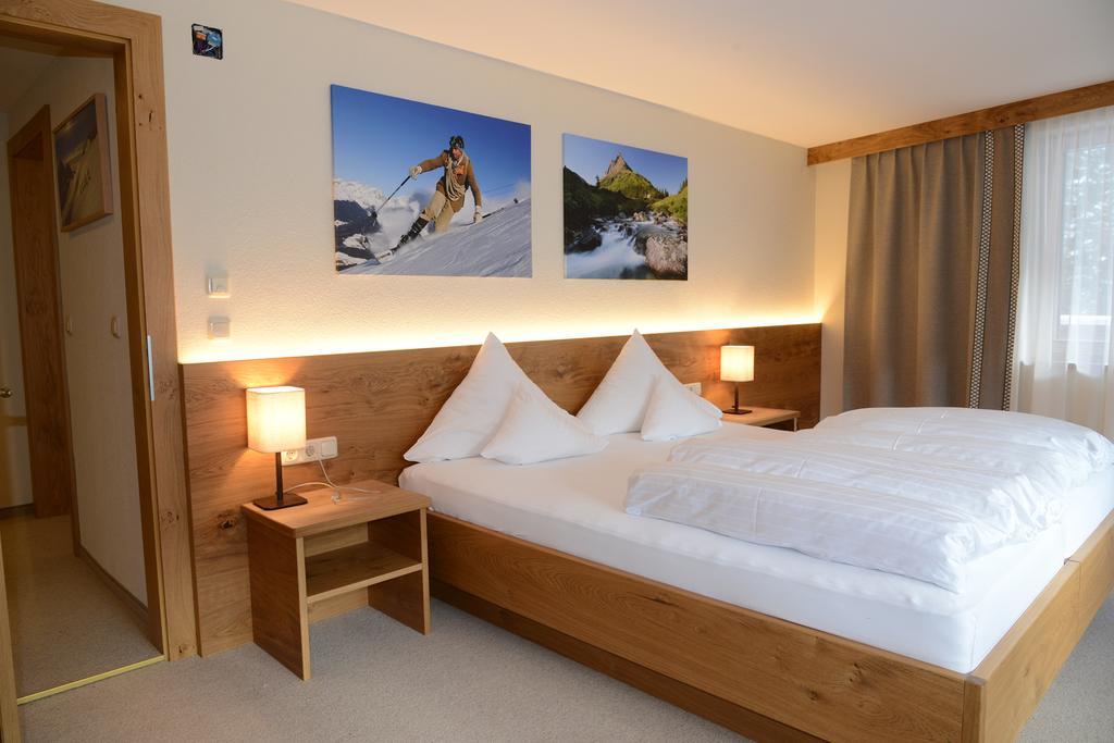 "Quality Hosts Arlberg" Hotel Garni Moessmer Sankt Anton am Arlberg Luaran gambar