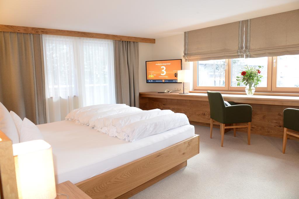 "Quality Hosts Arlberg" Hotel Garni Moessmer Sankt Anton am Arlberg Luaran gambar
