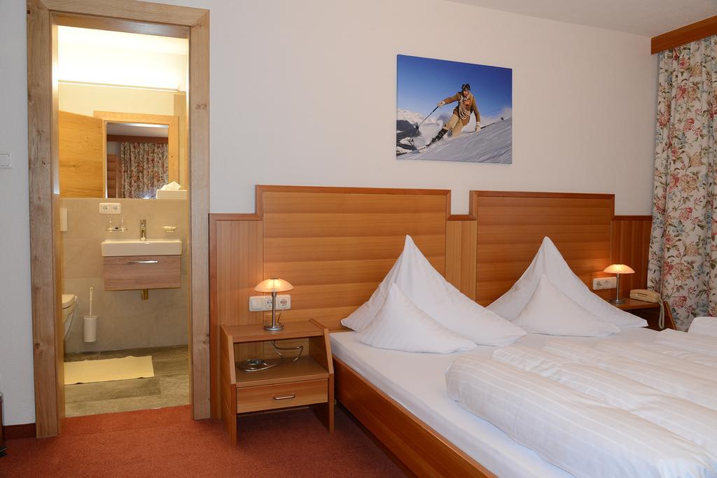 "Quality Hosts Arlberg" Hotel Garni Moessmer Sankt Anton am Arlberg Luaran gambar
