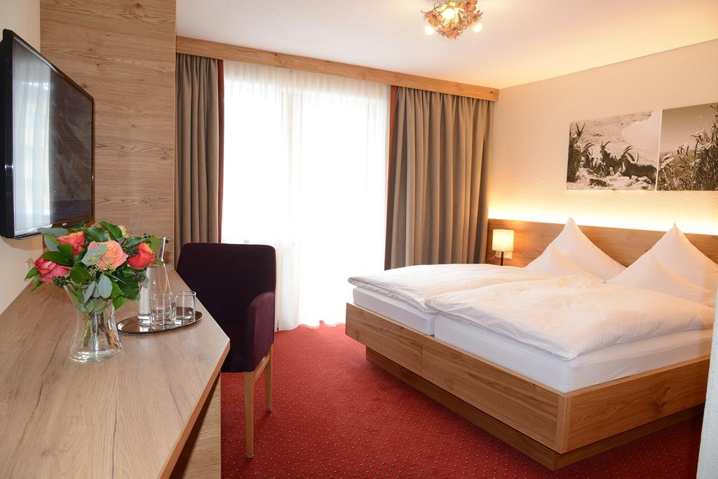 "Quality Hosts Arlberg" Hotel Garni Moessmer Sankt Anton am Arlberg Luaran gambar