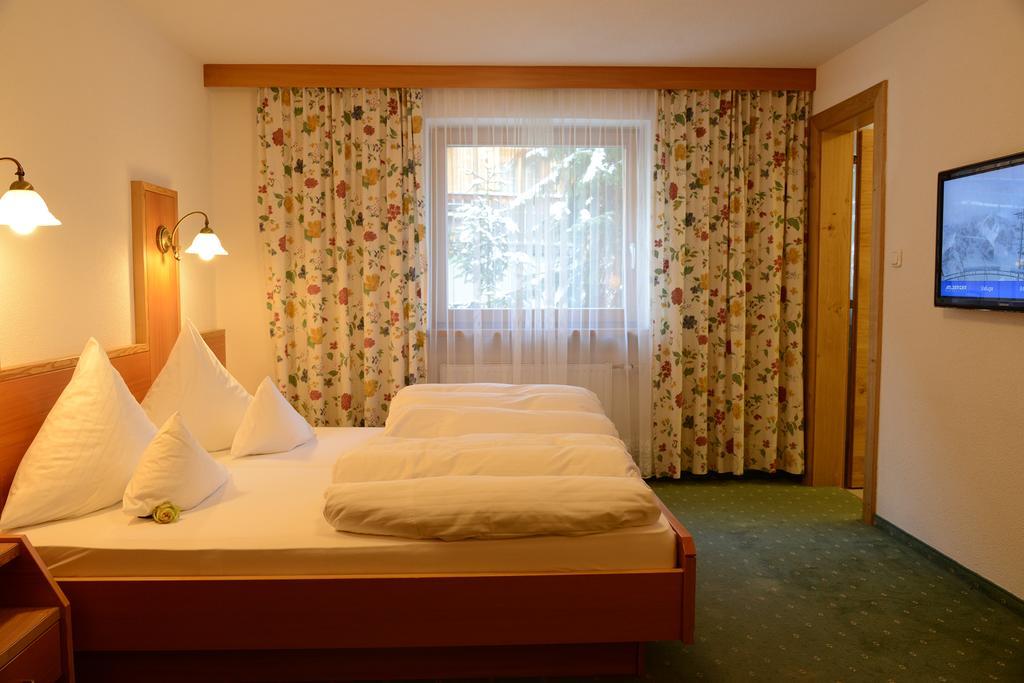 "Quality Hosts Arlberg" Hotel Garni Moessmer Sankt Anton am Arlberg Luaran gambar