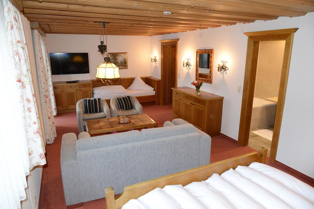 "Quality Hosts Arlberg" Hotel Garni Moessmer Sankt Anton am Arlberg Luaran gambar