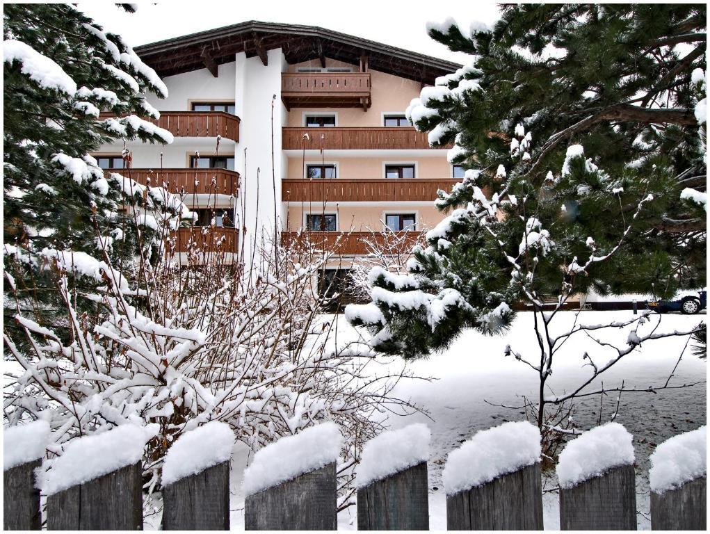 "Quality Hosts Arlberg" Hotel Garni Moessmer Sankt Anton am Arlberg Luaran gambar
