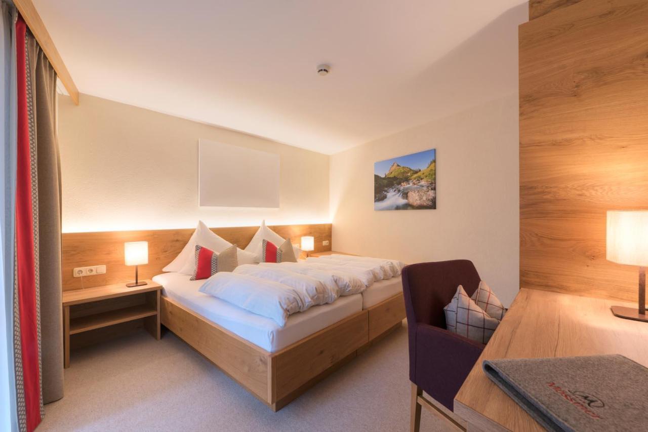 "Quality Hosts Arlberg" Hotel Garni Moessmer Sankt Anton am Arlberg Luaran gambar